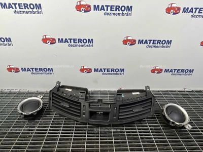 GRILA BORD NISSAN NAVARA 2.3 dCi 2014-2019 oe 684114KJ1A, vedere frontata