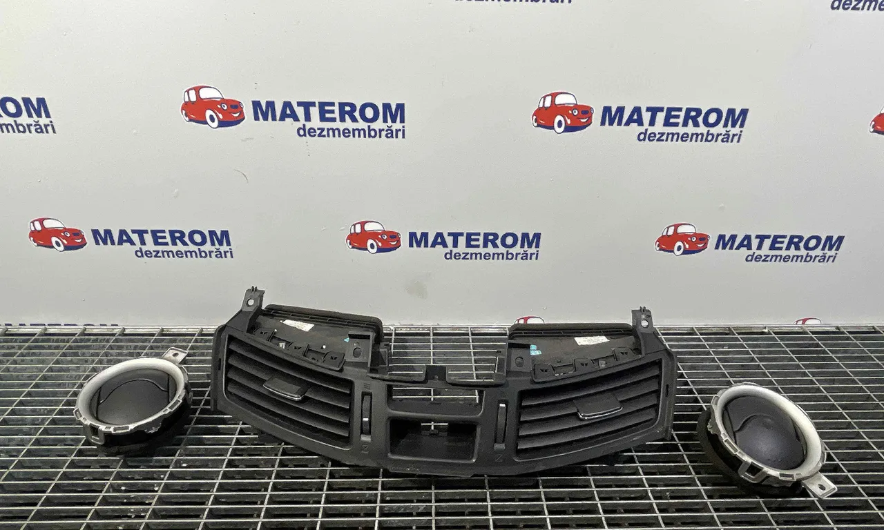 GRILA BORD NISSAN NAVARA 2014-2019