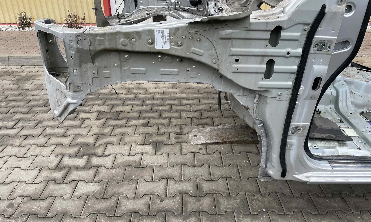 LONJERON STANGA NISSAN NAVARA 2014-2019