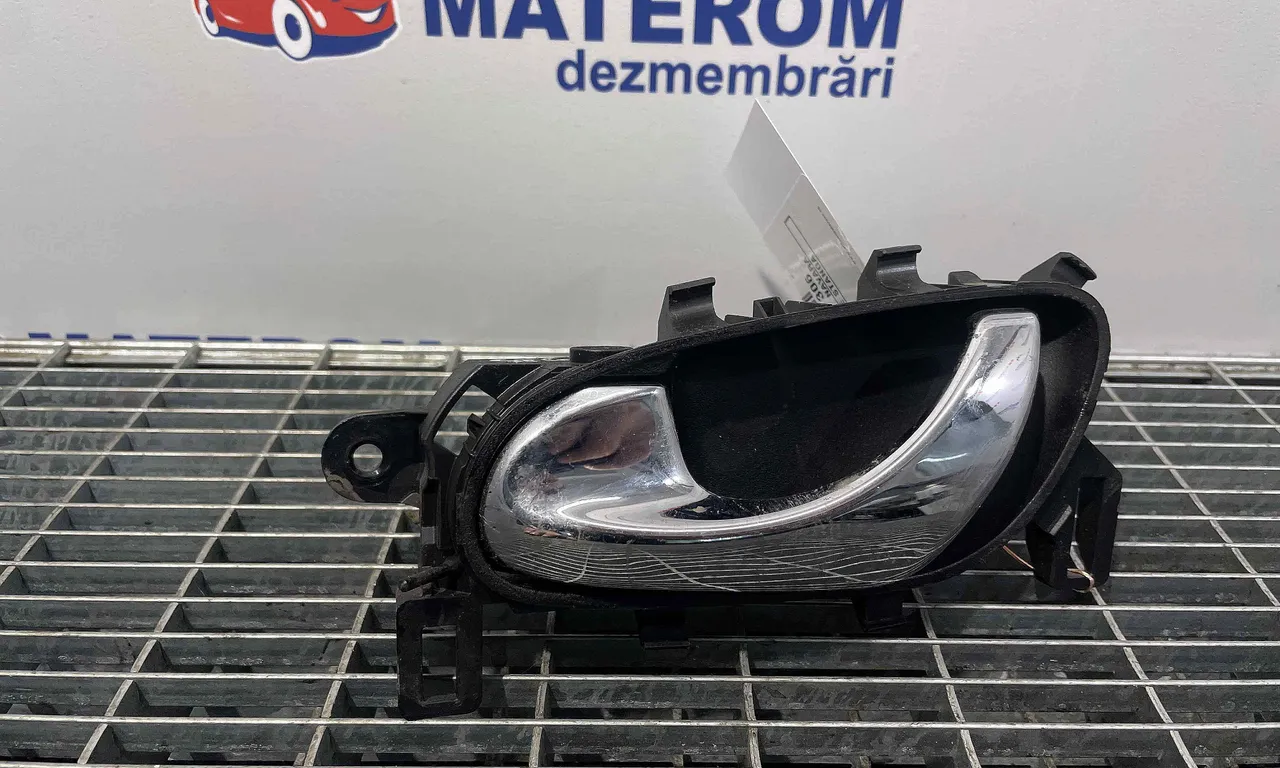 MANER USA SPATE STANGA NISSAN NAVARA 2014-2019