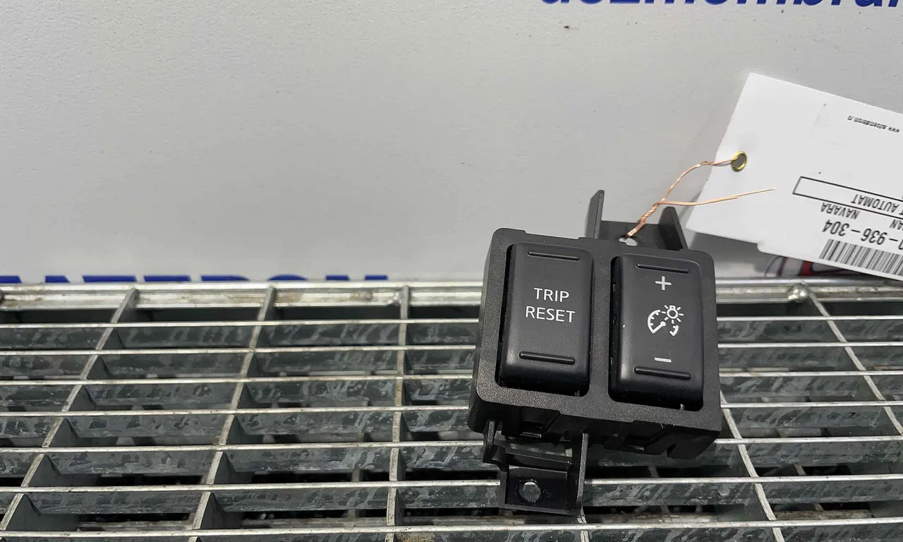 BUTON PILOT AUTOMAT NISSAN NAVARA 2014-2019
