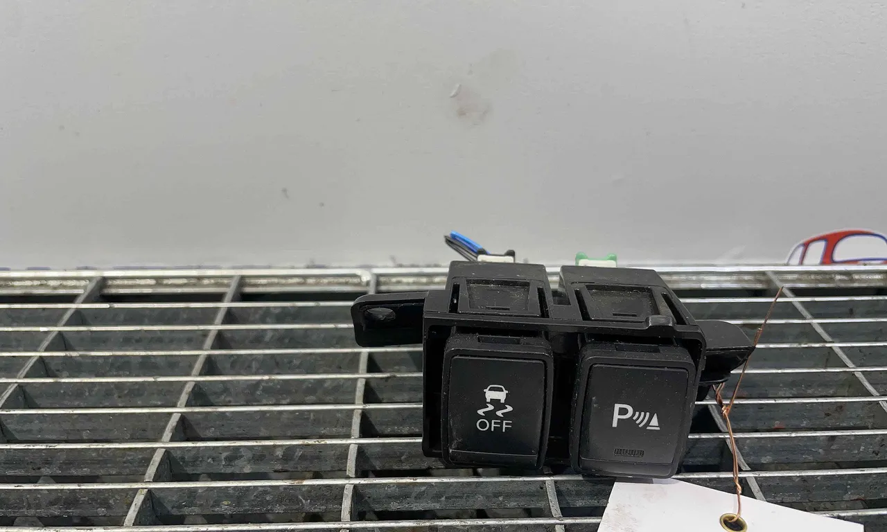 INTRERUPATOR PARKTRONIC NISSAN NAVARA 2014-2019