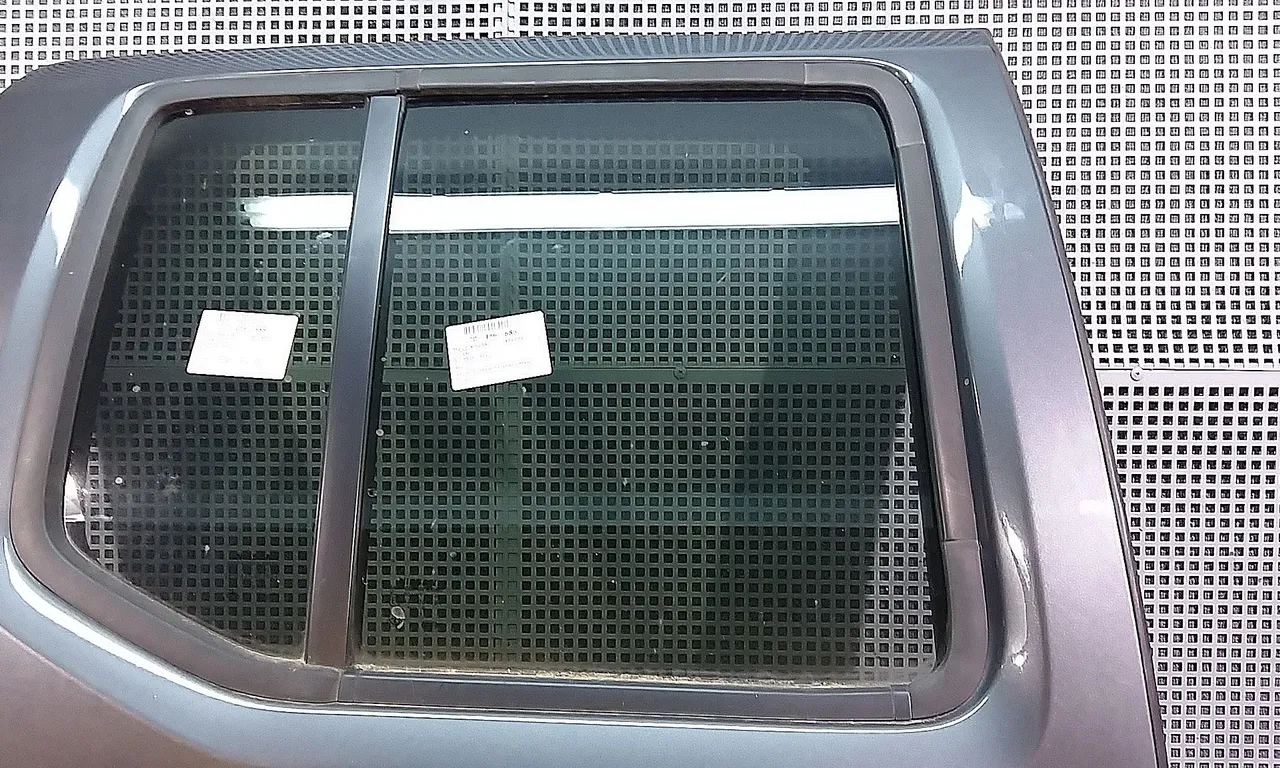 GEAM SPATE MARE DREAPTA NISSAN NAVARA 2004-2010