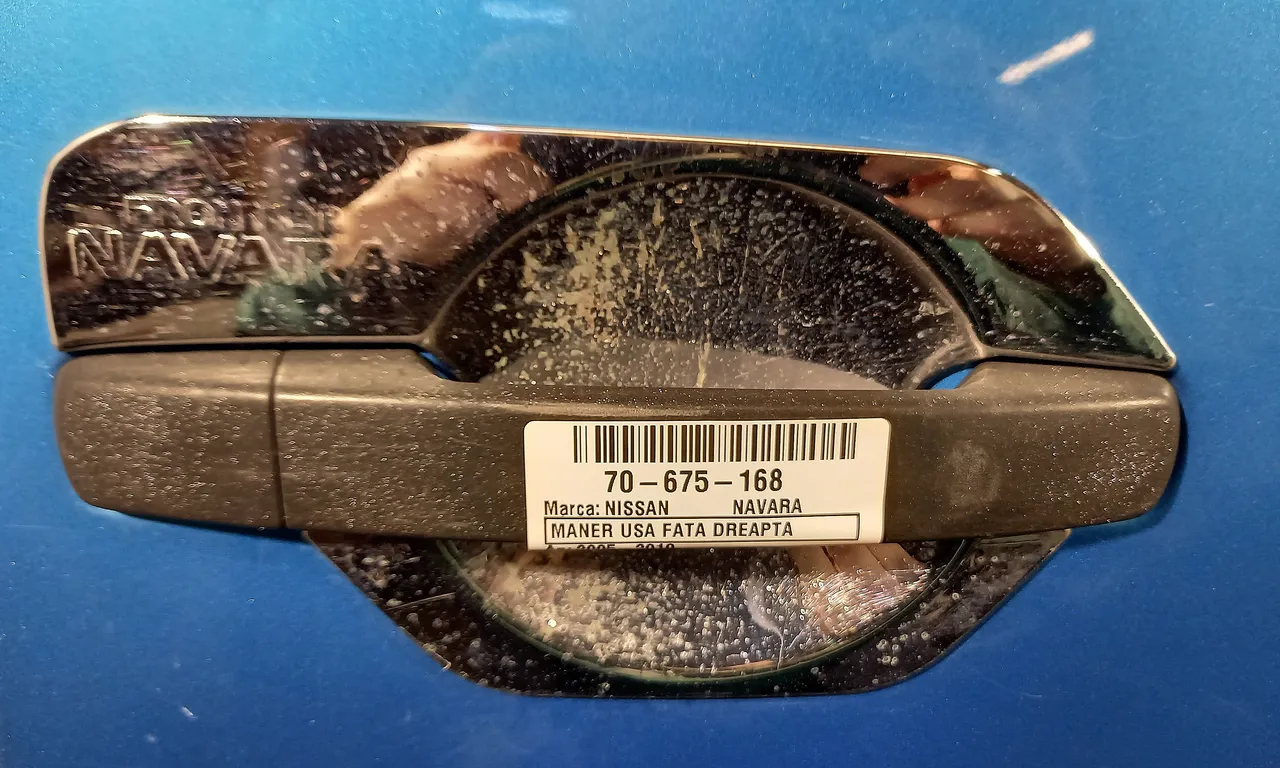 MANER USA FATA DREAPTA NISSAN NAVARA 2004-2010