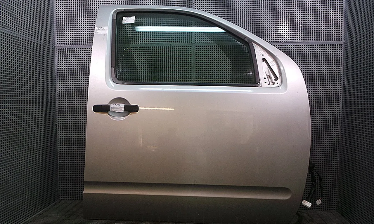 USA FATA DREAPTA NISSAN NAVARA 2004-2010