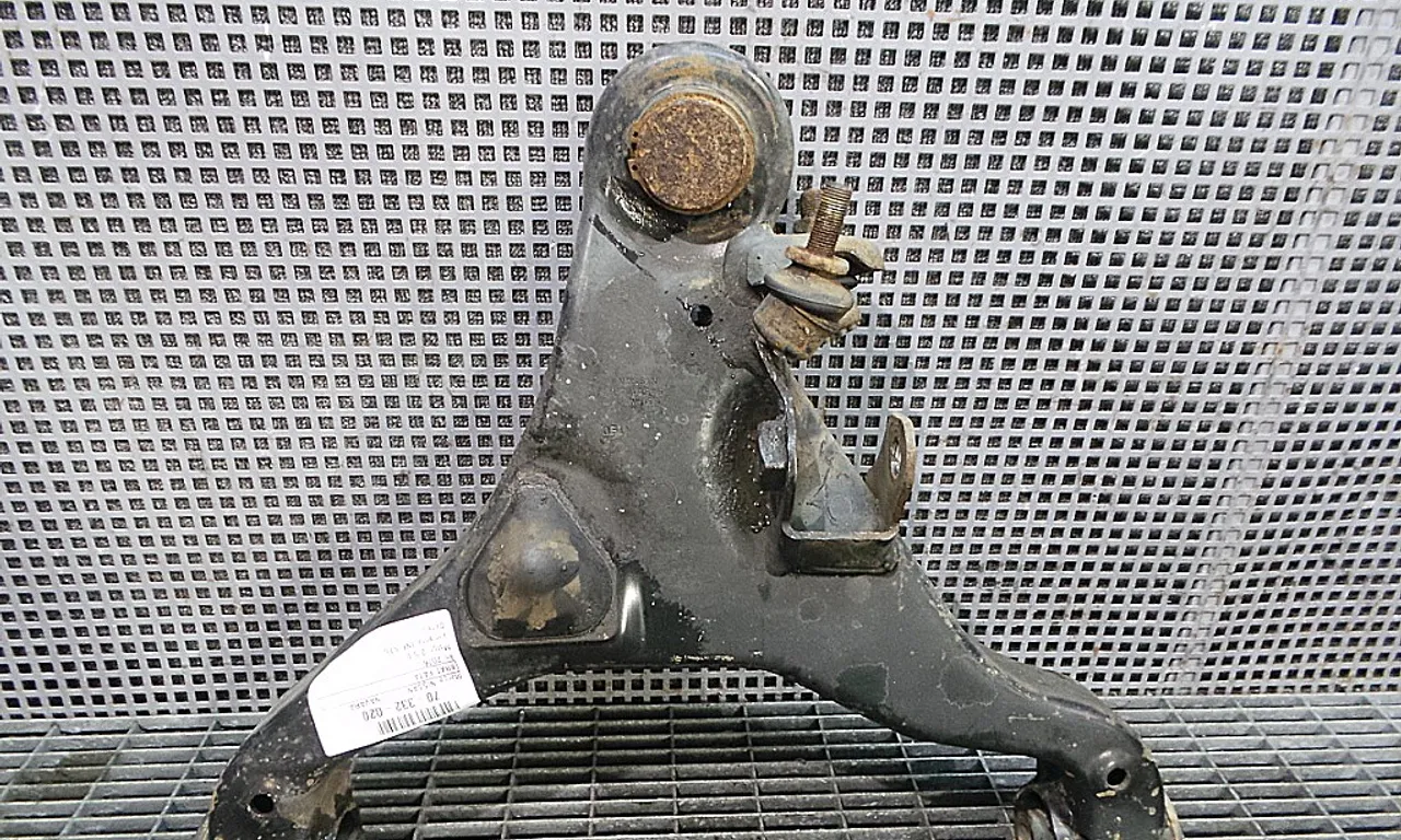 BRAT FATA INFERIOR STANGA NISSAN NAVARA 2004-2010