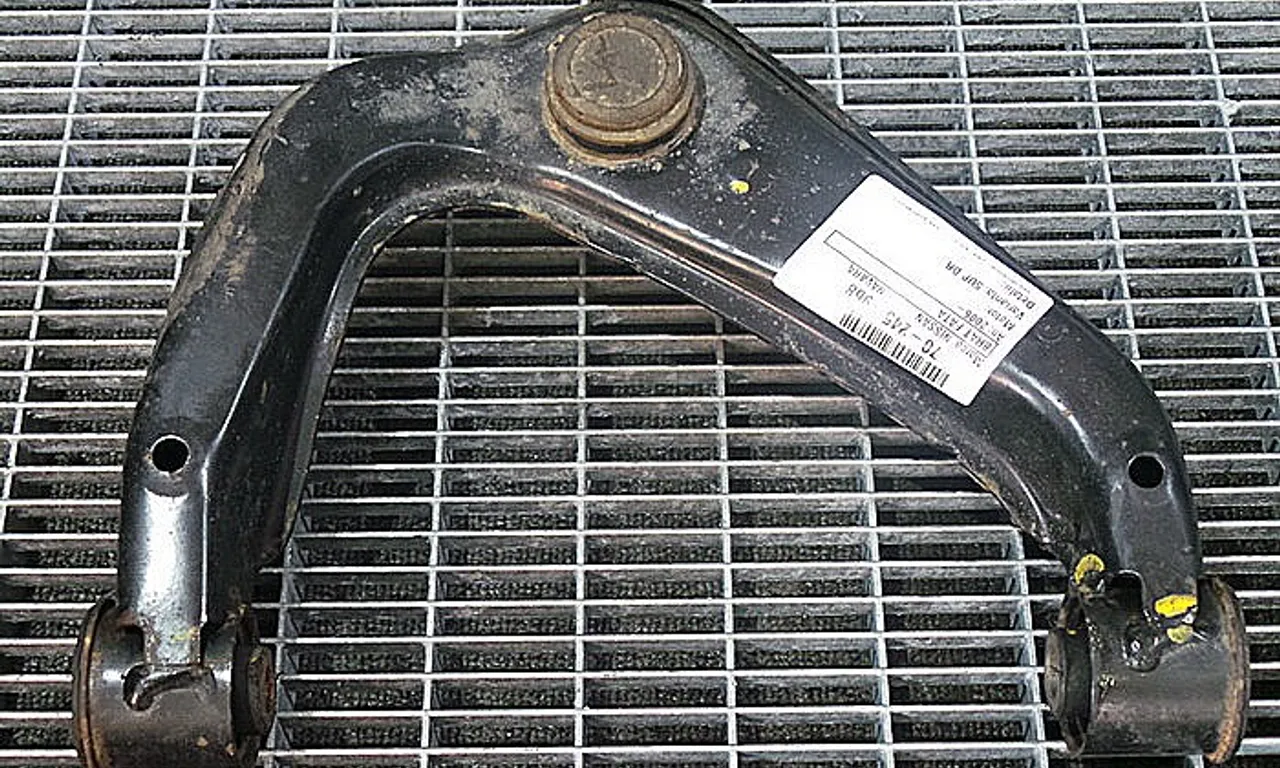 BRAT FATA SUPERIOR DREAPTA NISSAN NAVARA 2004-2010
