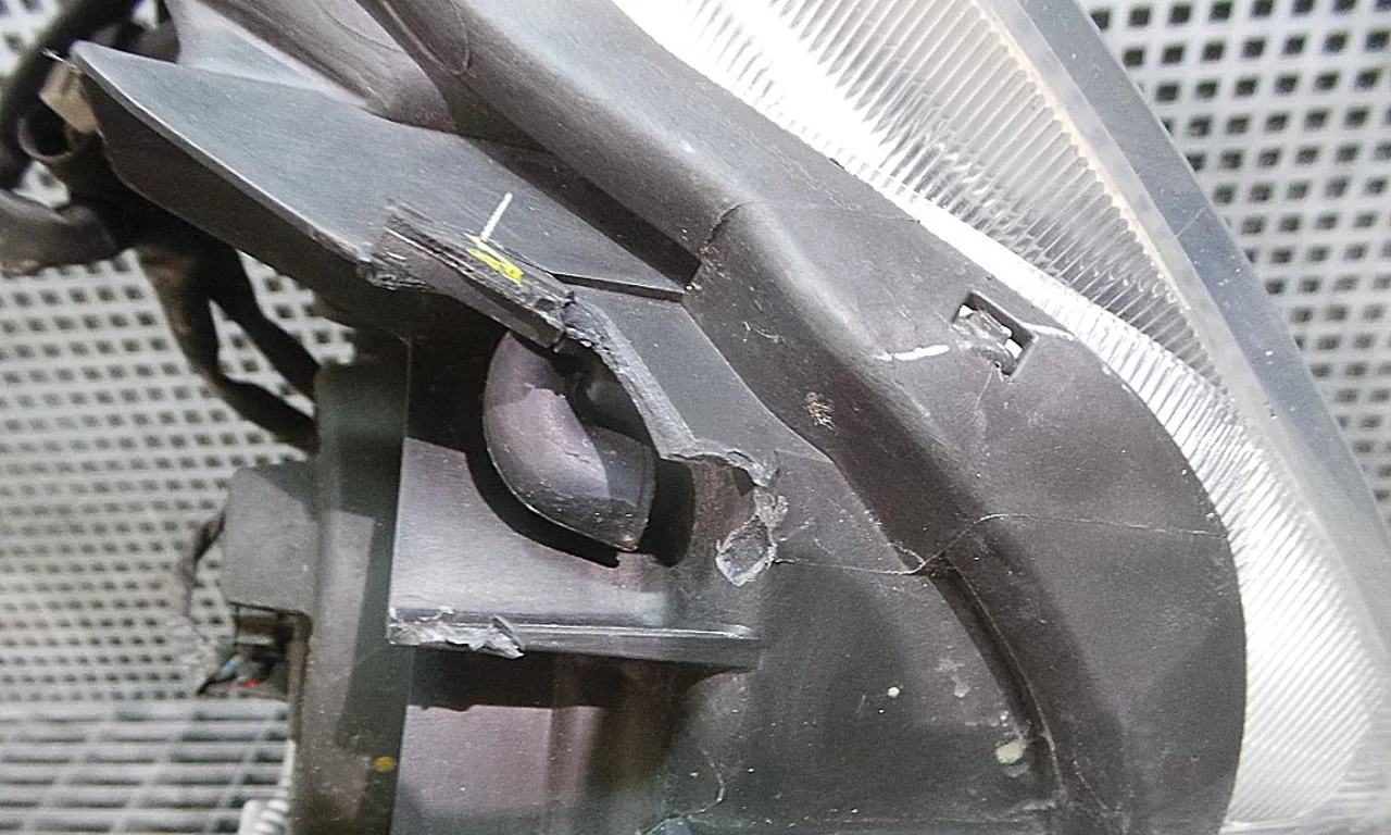 FAR DREAPTA NISSAN NAVARA 2004-2010