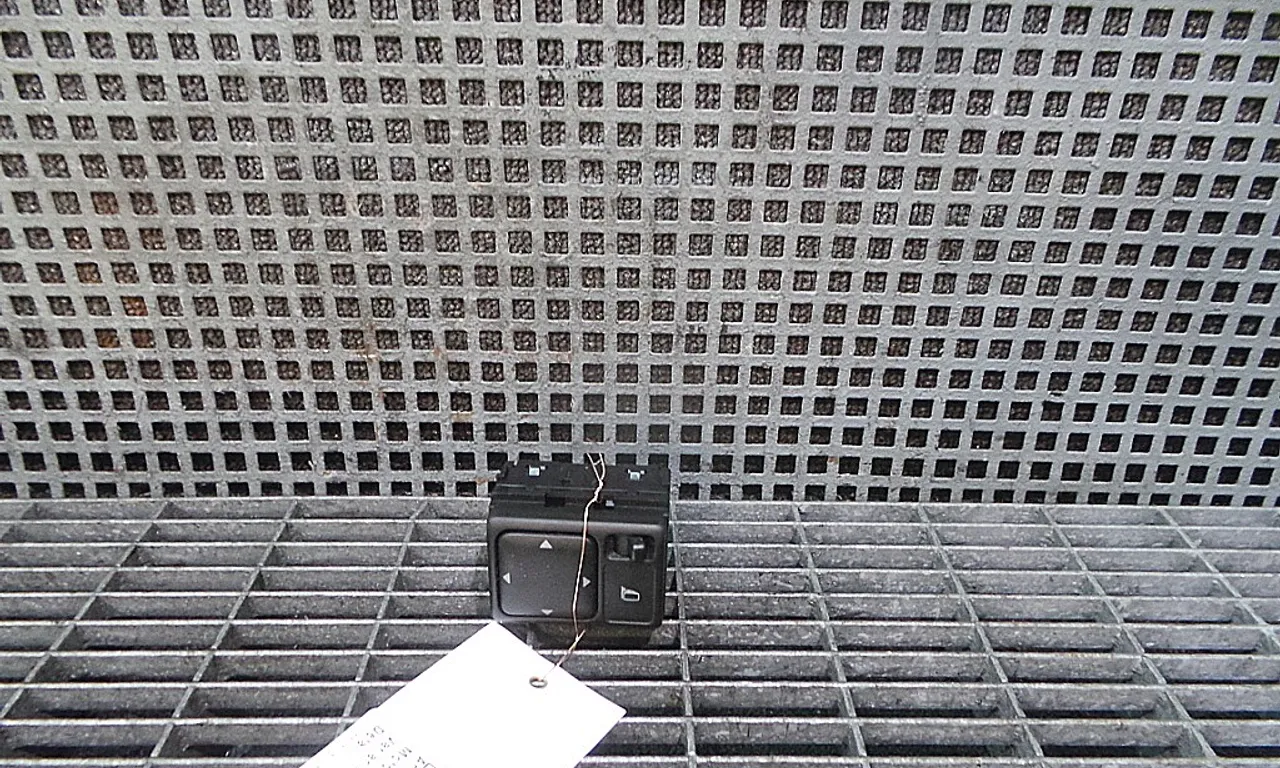 INTRERUPATOR 4X4 NISSAN NAVARA 2004-2010