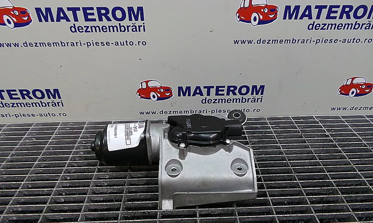 MOTORAS STERGATOR PARBRIZ NISSAN NAVARA 2004-2010