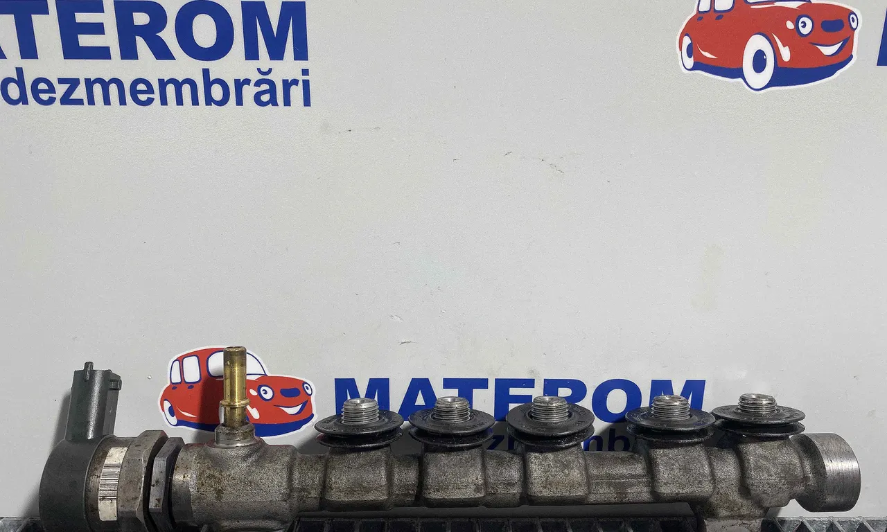 RAMPA INJECTIE NISSAN NAVARA 2004-2013