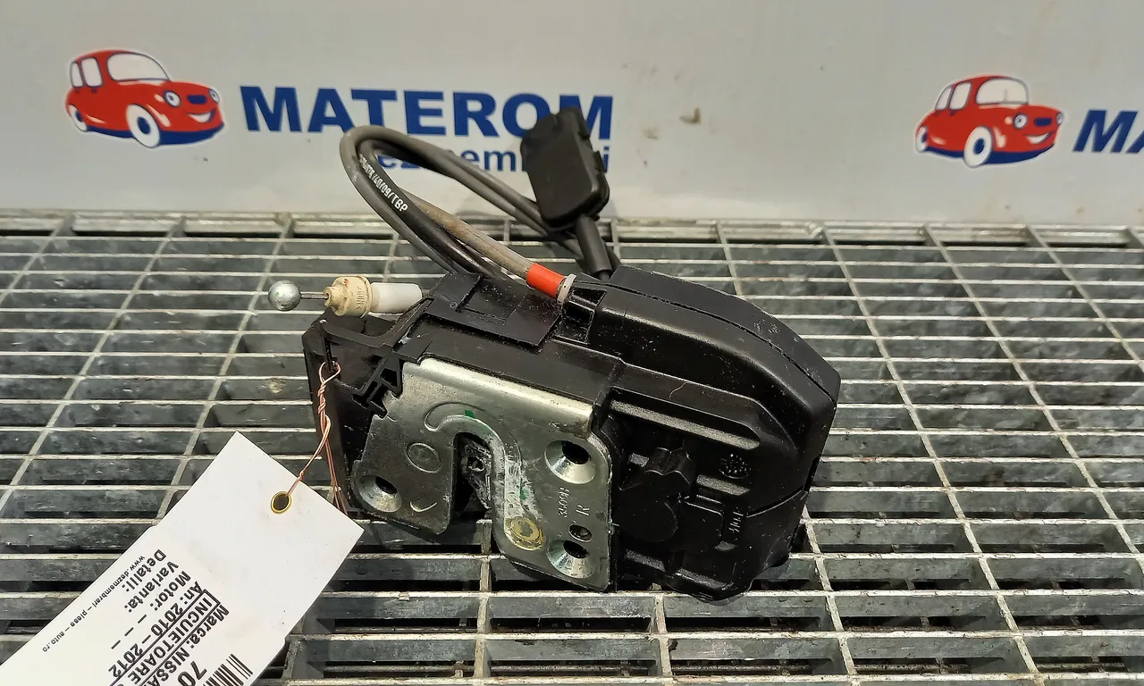 INCUIETOARE USA FATA DREAPTA NISSAN NOTE 2005-2013