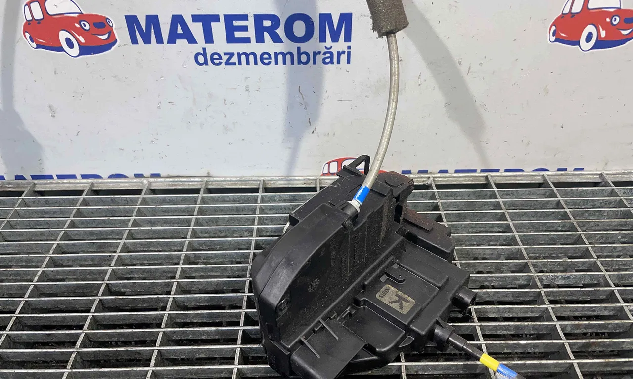 INCUIETOARE USA SPATE DREAPTA NISSAN NOTE 2005-2013