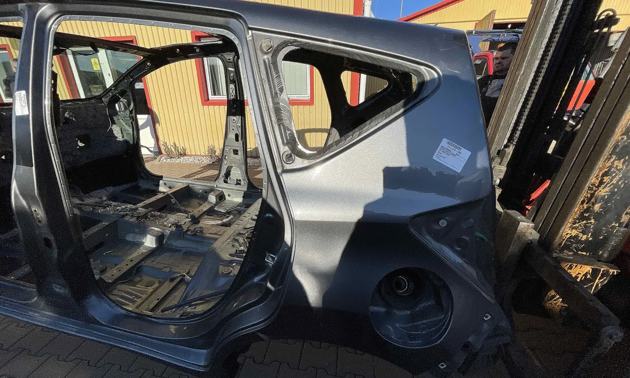 ARIPA SPATE STANGA NISSAN NOTE 2012-2019