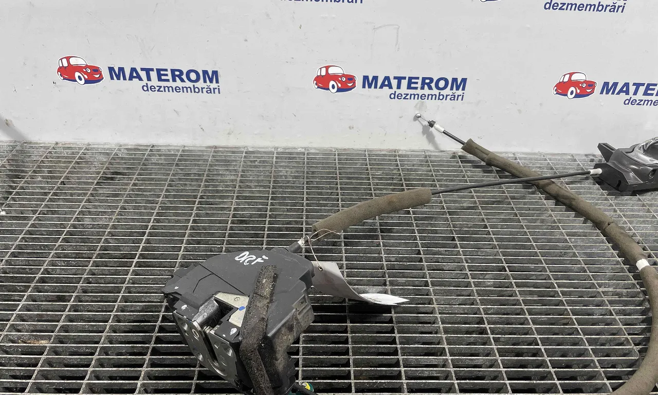 INCUIETOARE USA FATA DREAPTA NISSAN NOTE 2012-2019