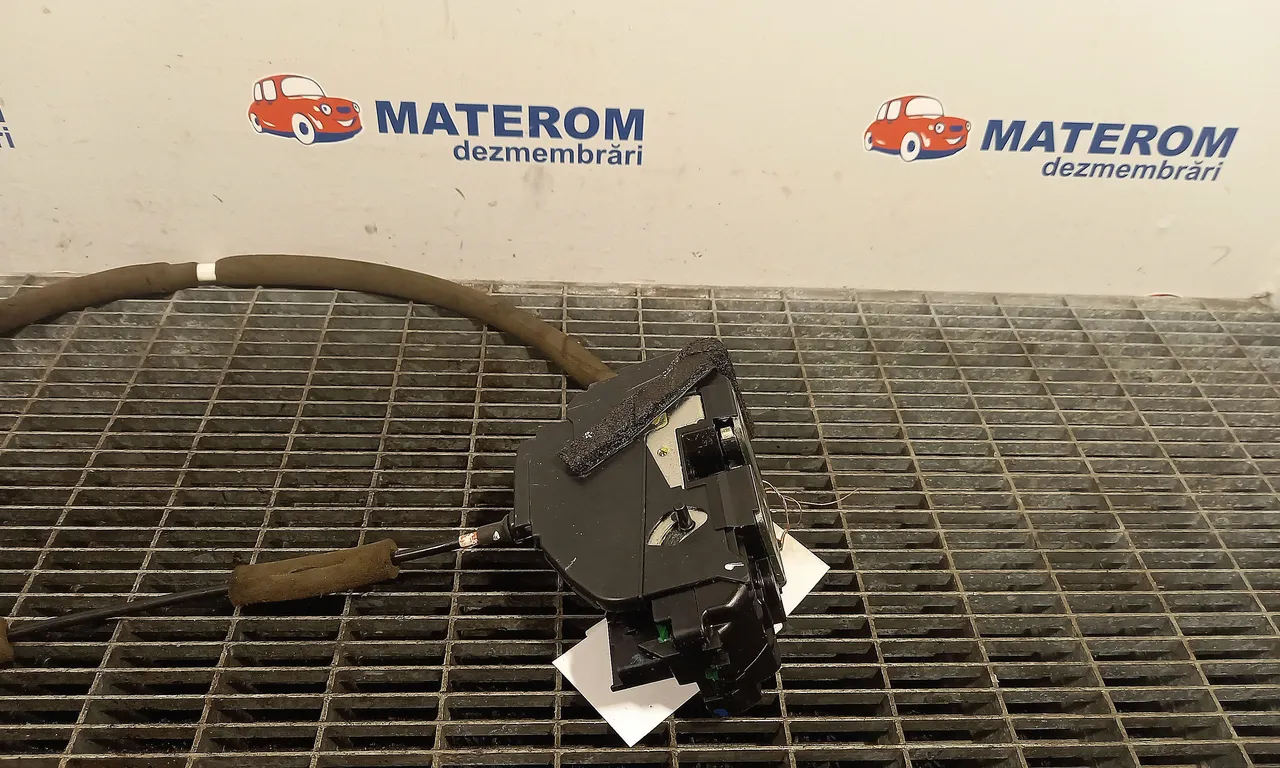 INCUIETOARE USA SPATE DREAPTA NISSAN NOTE 2012-2019