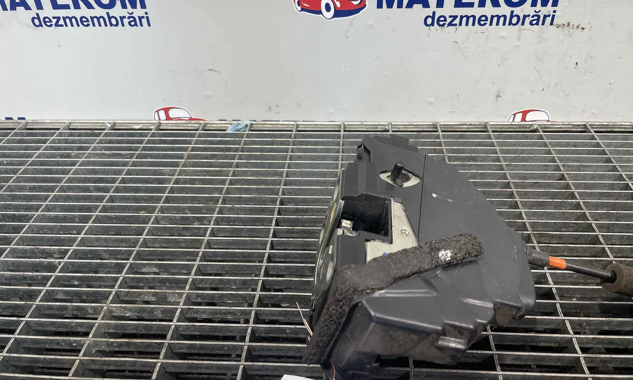 INCUIETOARE USA SPATE DREAPTA NISSAN NOTE 2012-2019