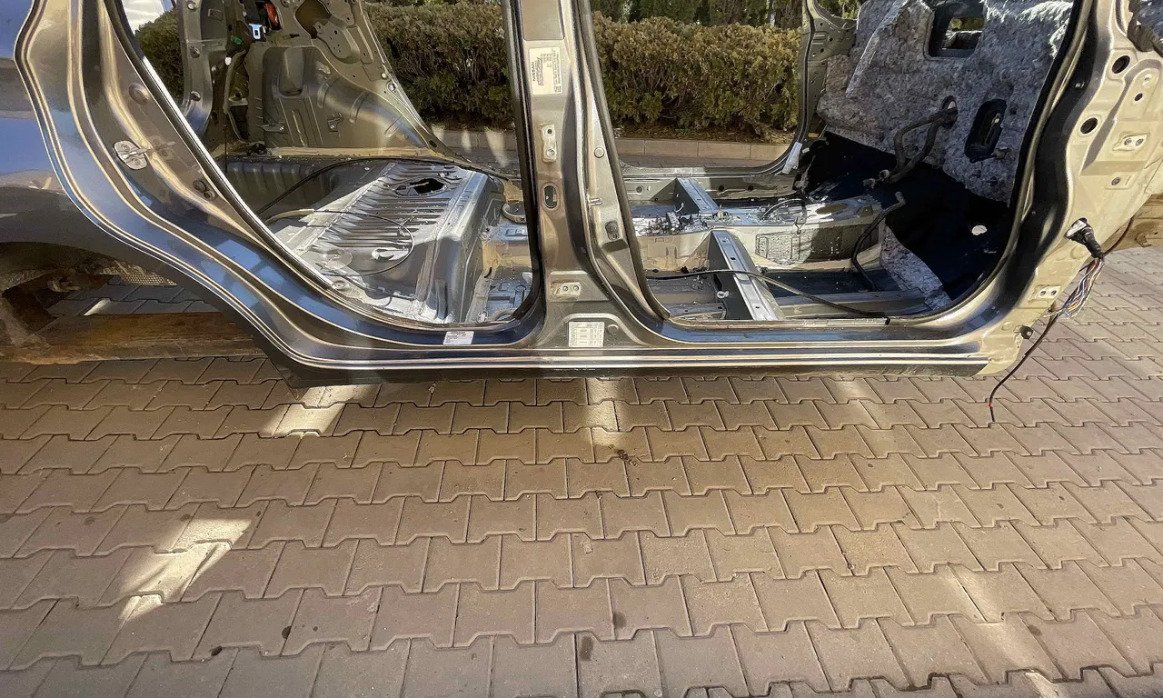 PRAG DREAPTA NISSAN NOTE 2012-2019