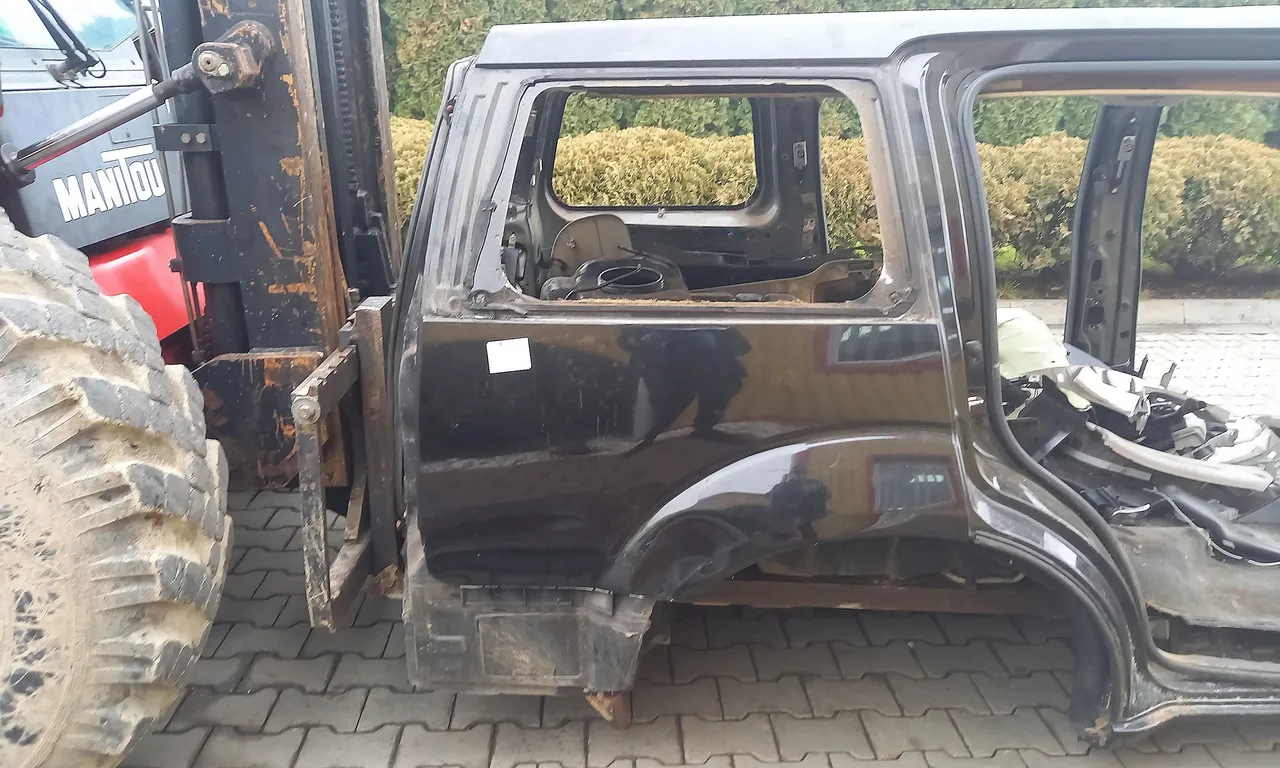 ARIPA SPATE DREAPTA NISSAN PATHFINDER III 2005-2010