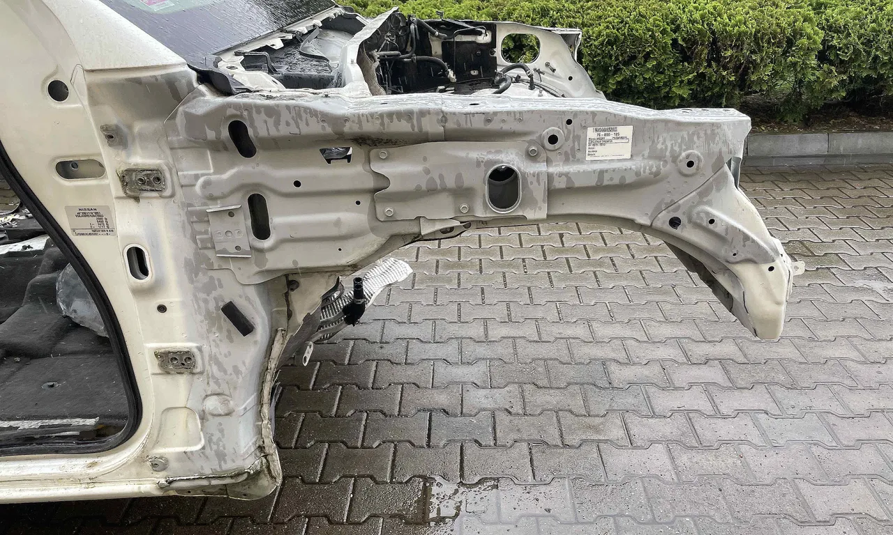 LONJERON DREAPTA NISSAN PATHFINDER III 2005-2013