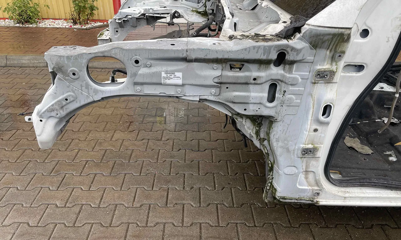 LONJERON STANGA NISSAN PATHFINDER III 2005-2013