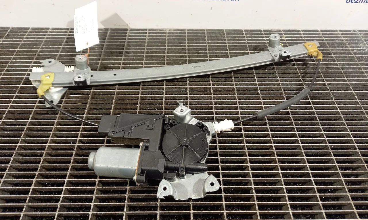 MACARA USA FATA DREAPTA NISSAN PATHFINDER III 2005-2010