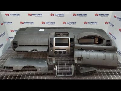 PLANSEU BORD NISSAN PATHFINDER III 2.5 dCi 2005-2010 oe 68100EB400, vedere frontata