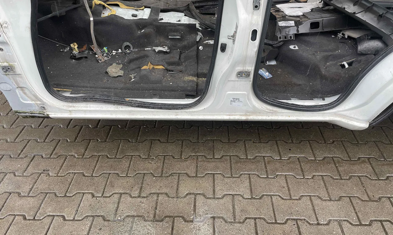 PRAG STANGA NISSAN PATHFINDER III 2005-2013