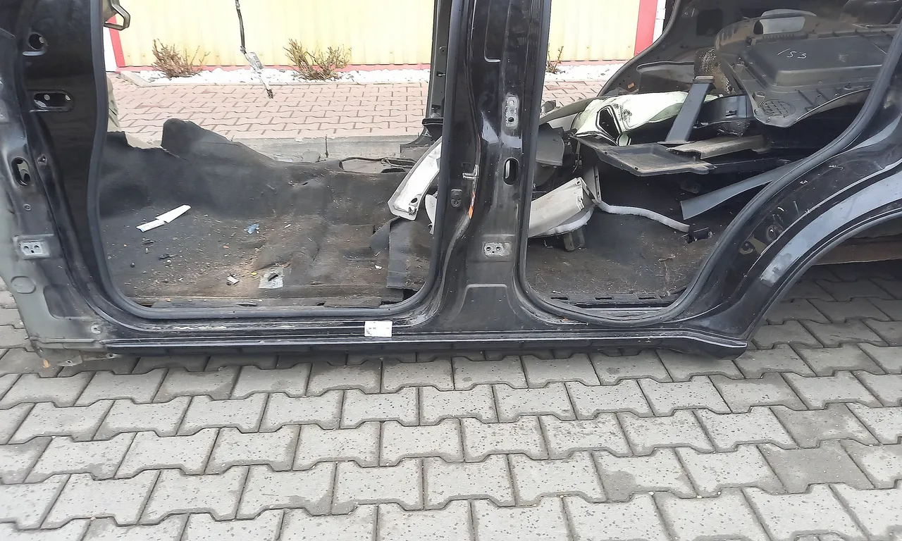 PRAG STANGA NISSAN PATHFINDER III 2005-2010