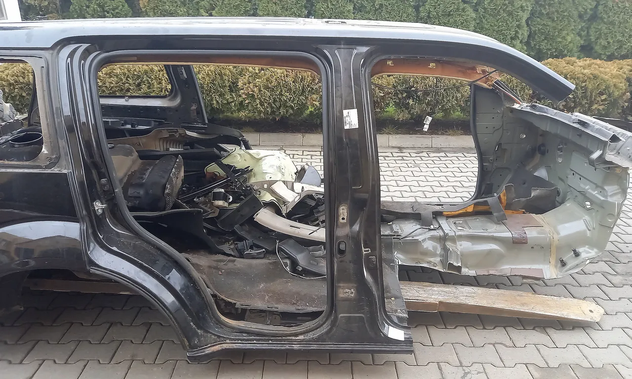 STALP MIJLOC DREAPTA NISSAN PATHFINDER III 2005-2010