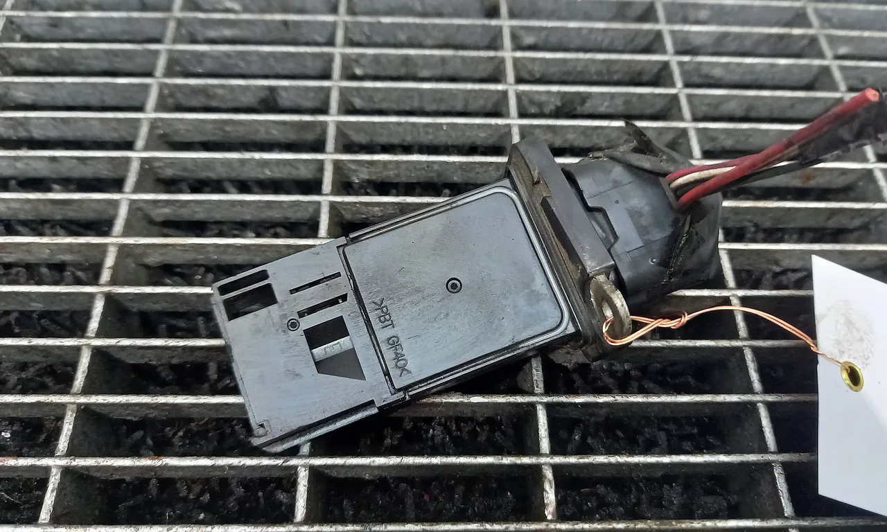 DEBITMETRU AER NISSAN PATHFINDER III 2005-2010