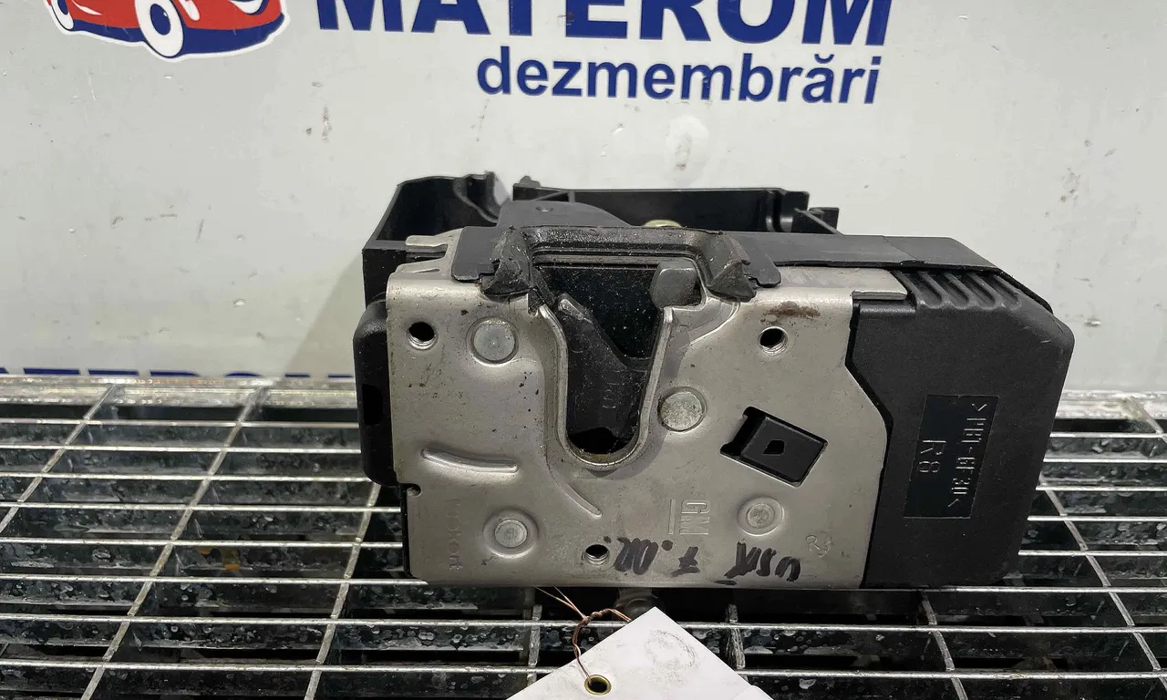 INCUIETOARE USA FATA DREAPTA NISSAN PRIMASTAR 2002-2016