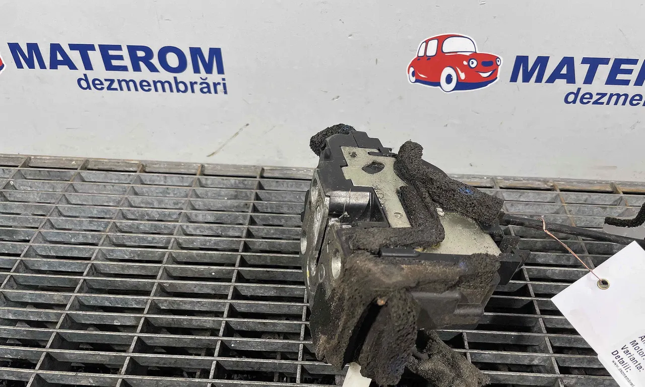 INCUIETOARE USA FATA DREAPTA NISSAN QASHQAI I 2006-2015