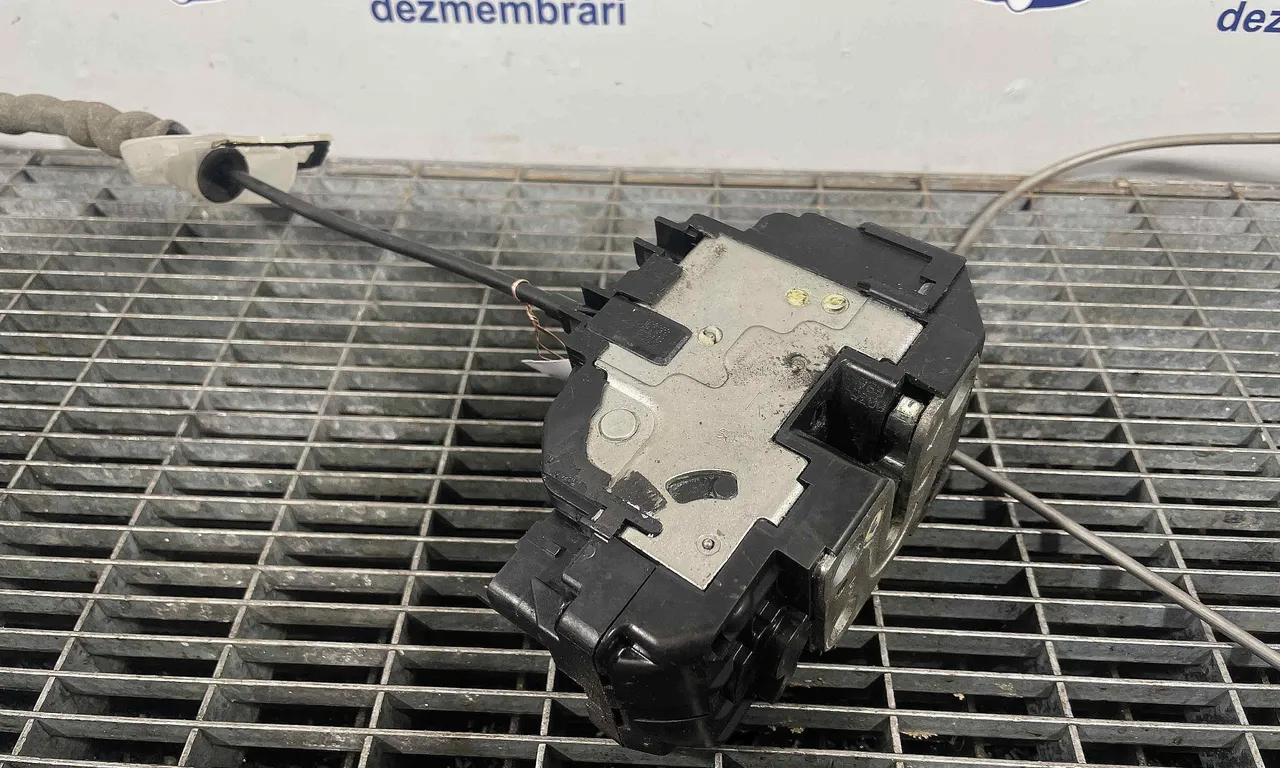 INCUIETOARE USA FATA DREAPTA NISSAN QASHQAI I 2006-2015