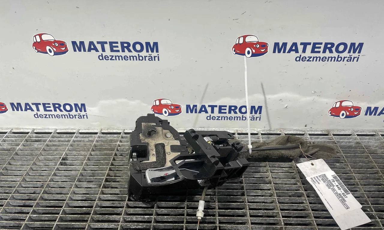 INCUIETOARE USA SPATE DREAPTA NISSAN QASHQAI I 2006-2015