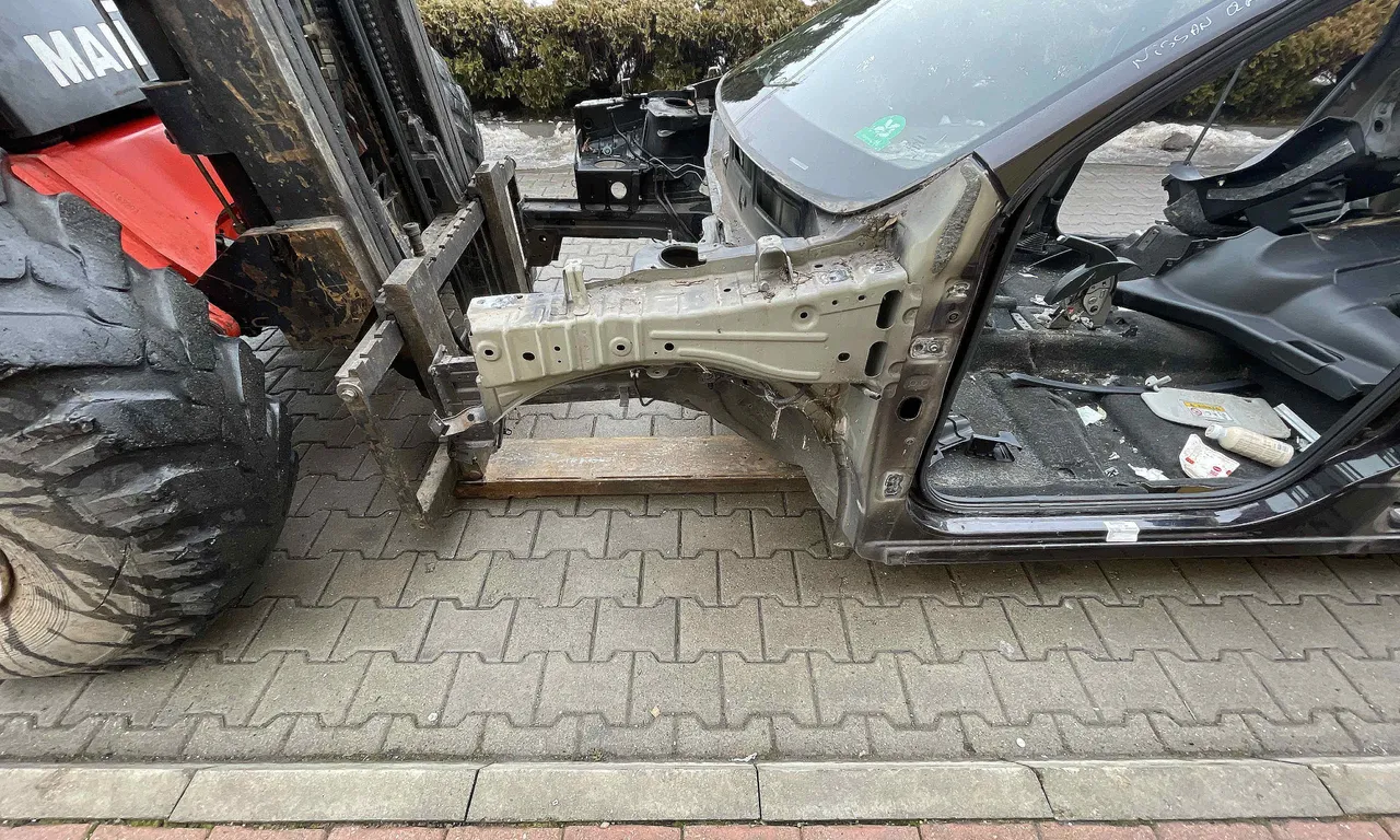 LONJERON STANGA NISSAN QASHQAI I 2006-2015