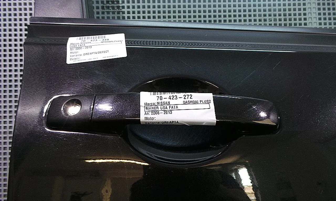 MANER USA FATA DREAPTA NISSAN QASHQAI I 2006-2015