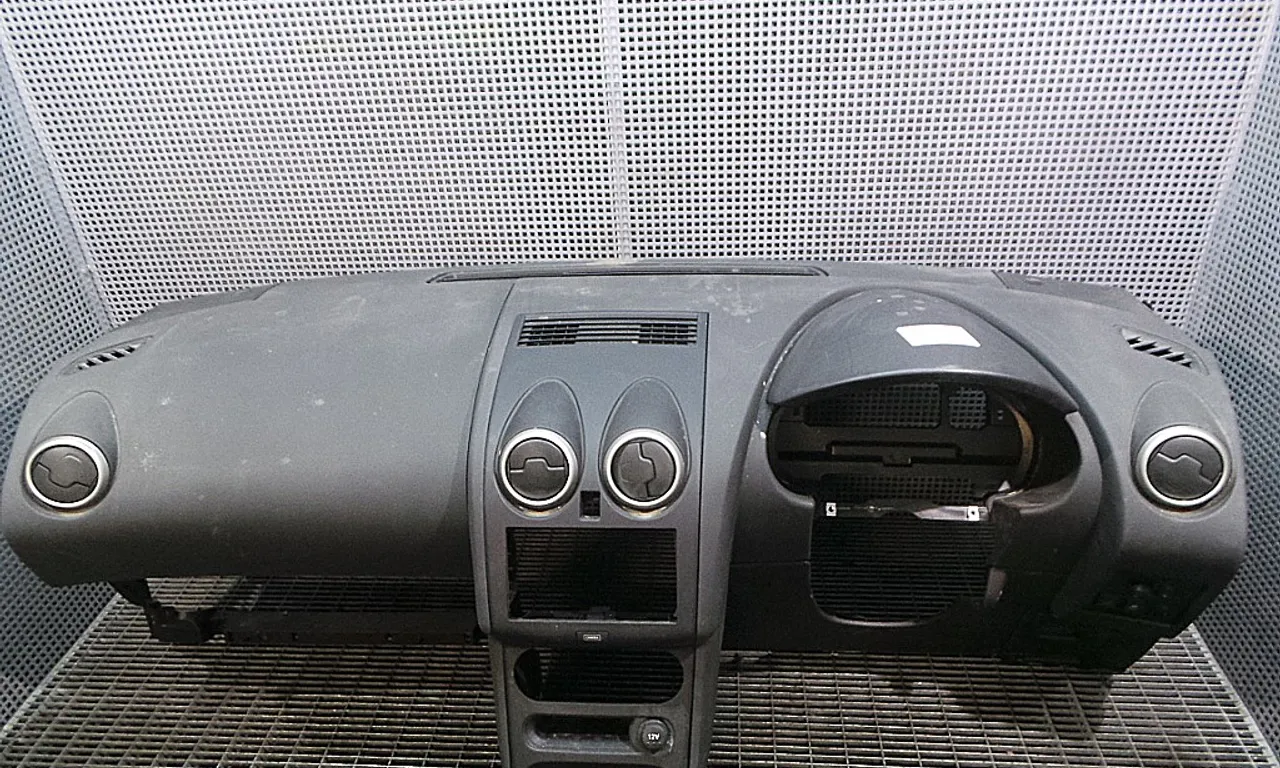 PLANSEU BORD NISSAN QASHQAI I 2006-2015