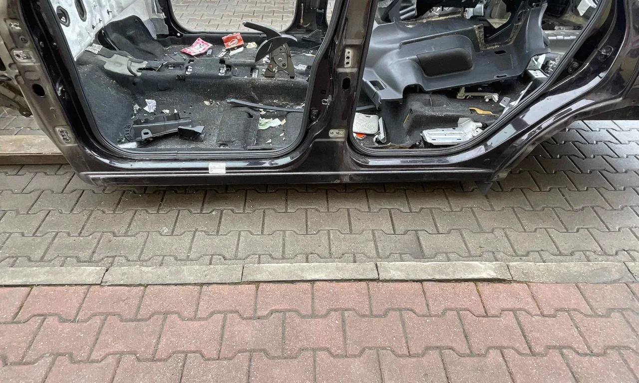 PRAG STANGA NISSAN QASHQAI I 2006-2015