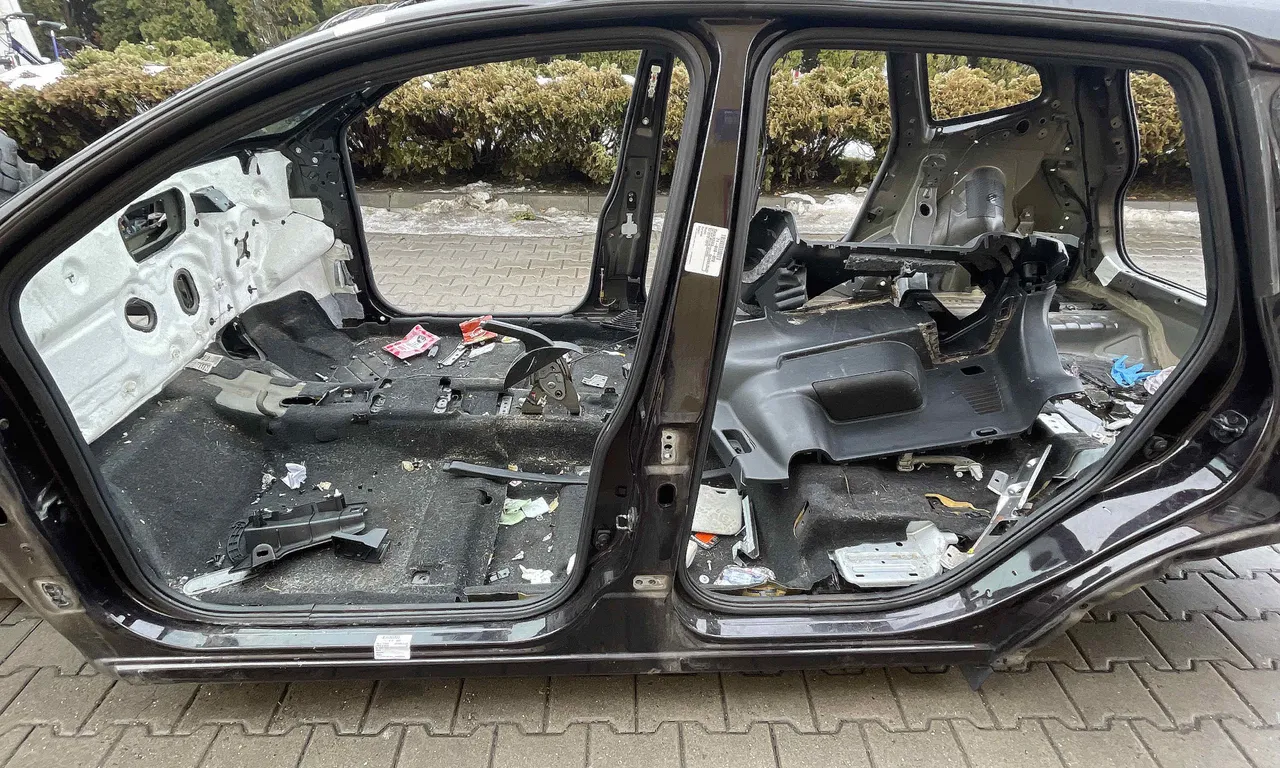 STALP MIJLOC STANGA NISSAN QASHQAI I 2006-2015