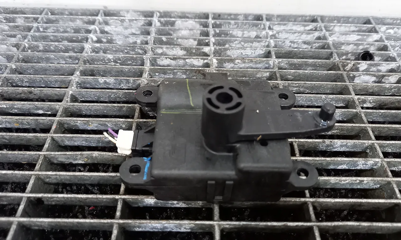 MOTORAS CLAPETA INCALZIRE NISSAN QASHQAI I 2006-2015