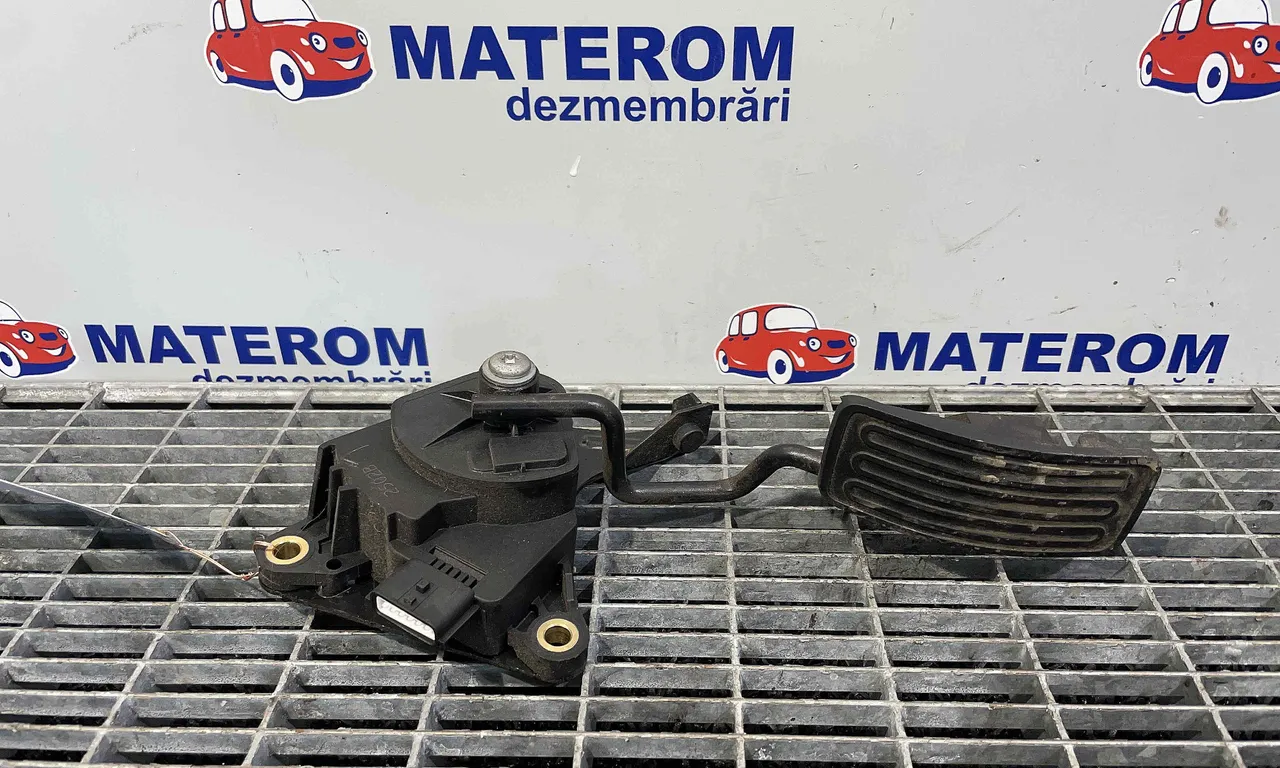 PEDALA ACCELERATIE NISSAN QASHQAI I 2006-2015