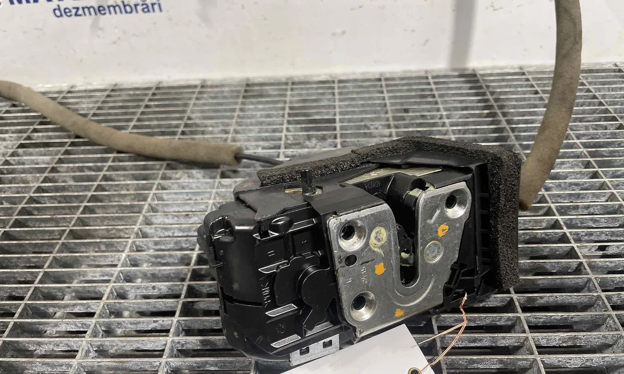 INCUIETOARE USA SPATE DREAPTA NISSAN QASHQAI II 2013-2017
