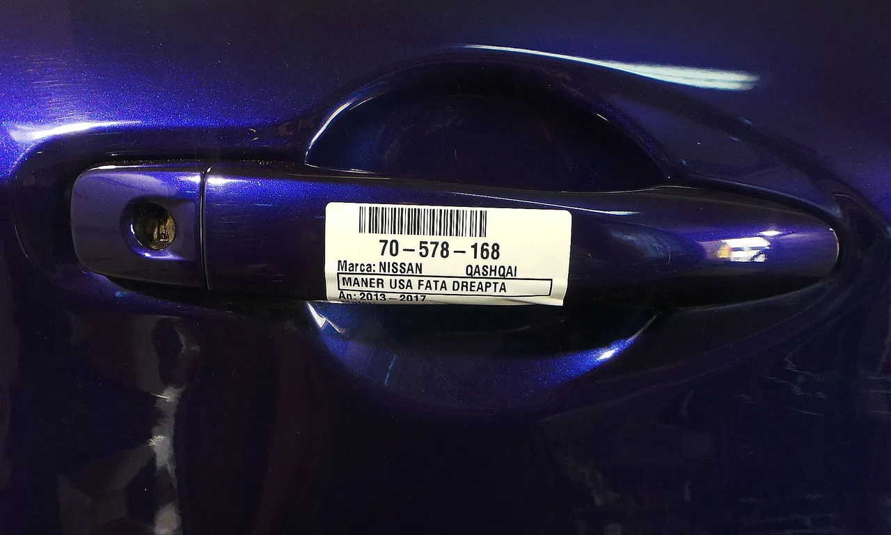 MANER USA FATA DREAPTA NISSAN QASHQAI II 2013-2017