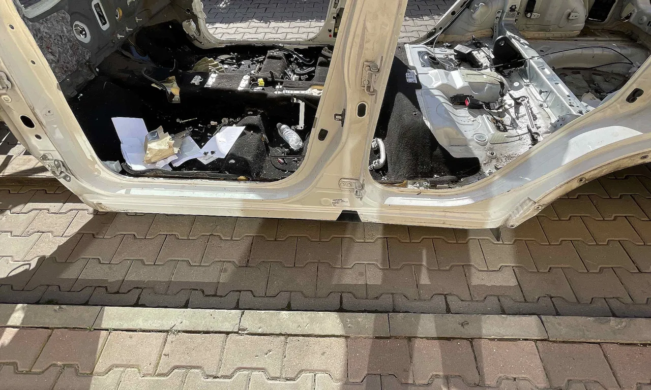 PRAG STANGA NISSAN QASHQAI II 2013-2017