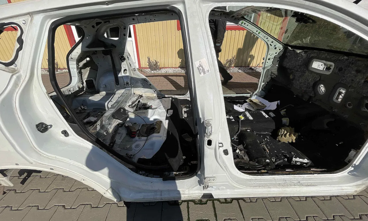 STALP MIJLOC DREAPTA NISSAN QASHQAI II 2013-2017