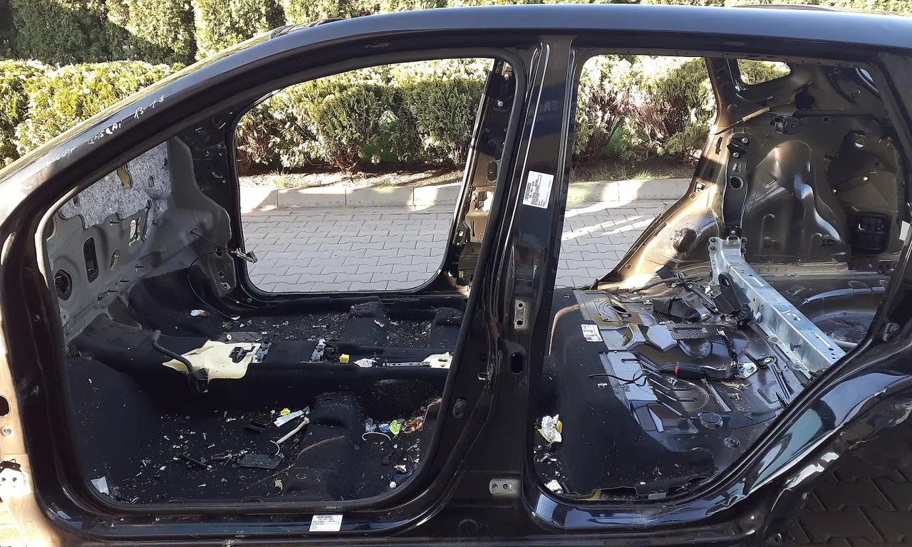 STALP MIJLOC STANGA NISSAN QASHQAI II 2013-2017