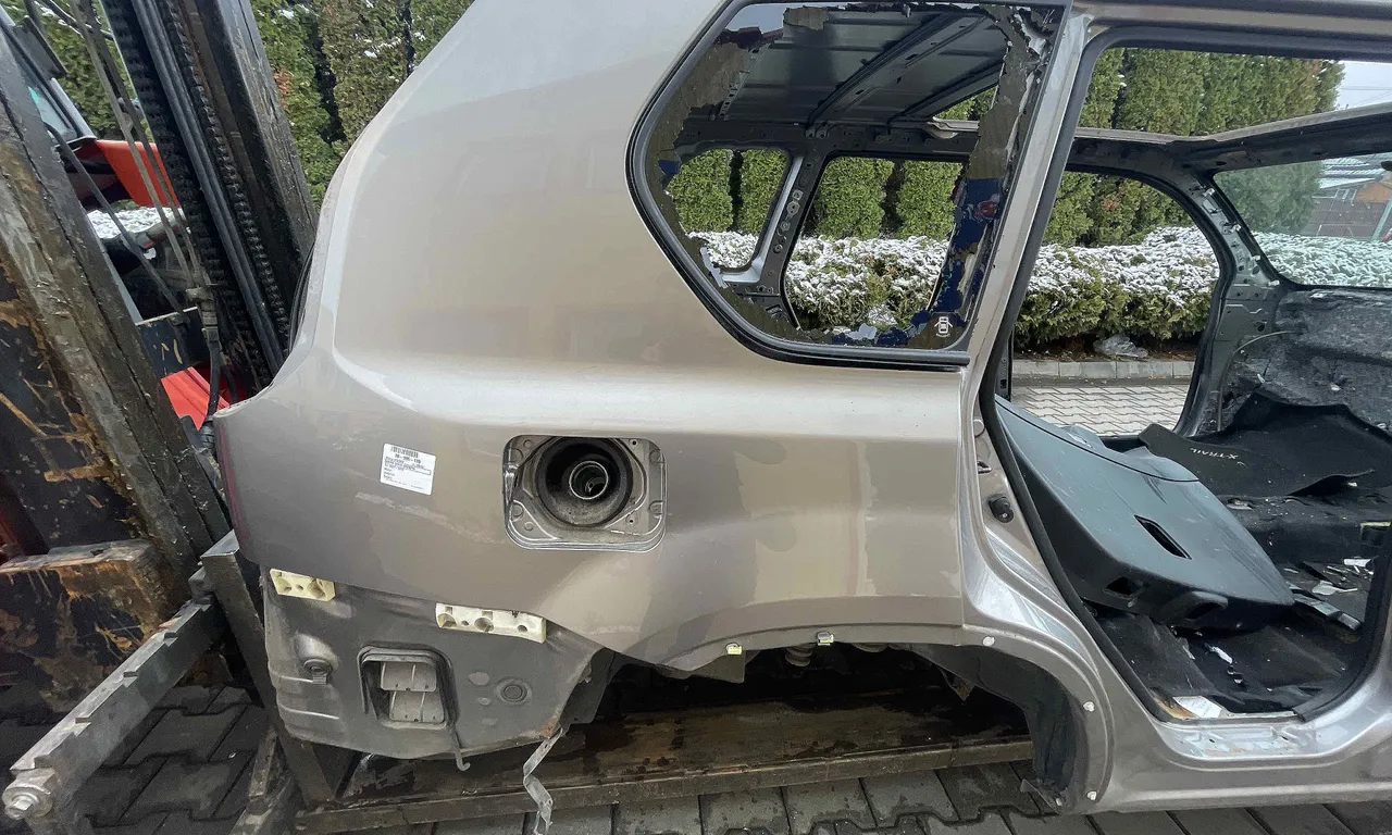 ARIPA SPATE DREAPTA NISSAN X-TRAIL II 2007-2018