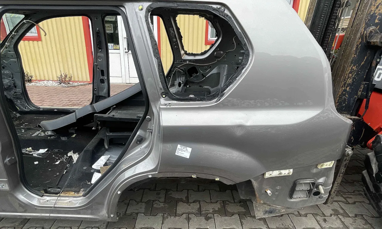 ARIPA SPATE STANGA NISSAN X-TRAIL II 2007-2018