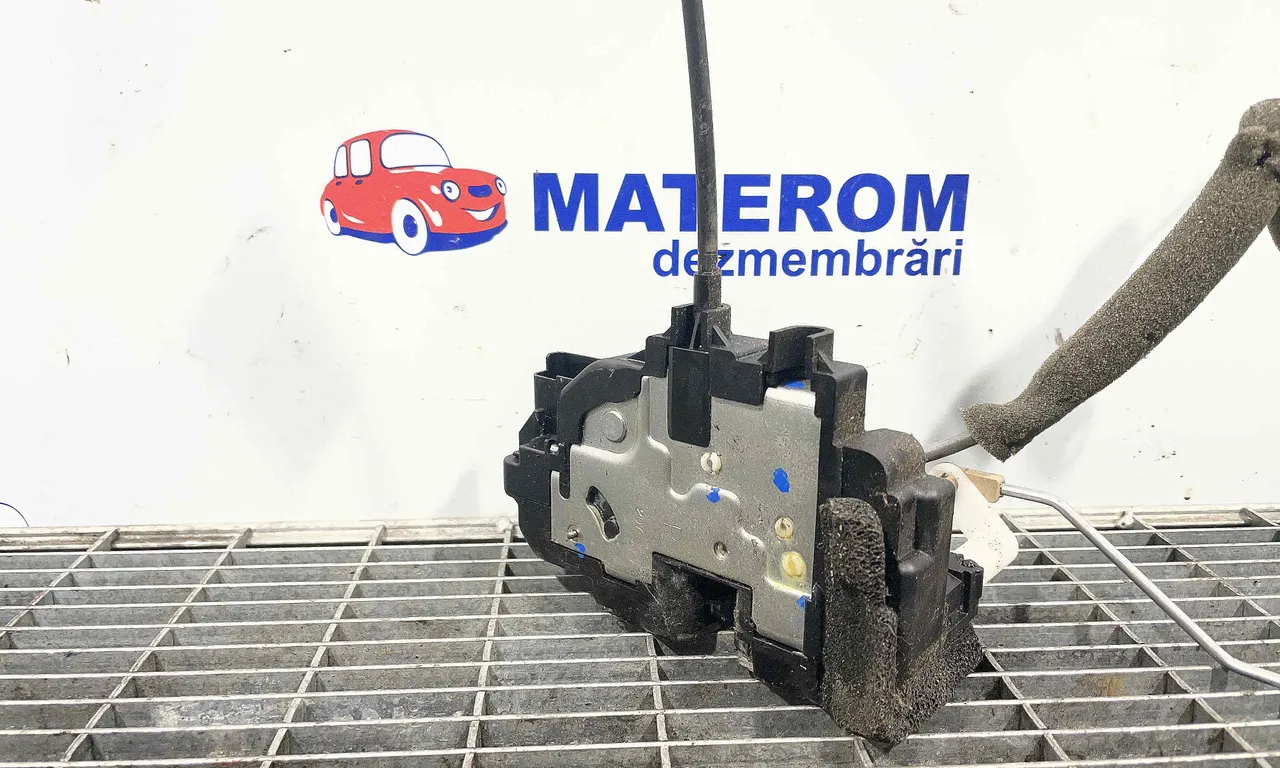 INCUIETOARE USA FATA DREAPTA NISSAN X-TRAIL II 2007-2018